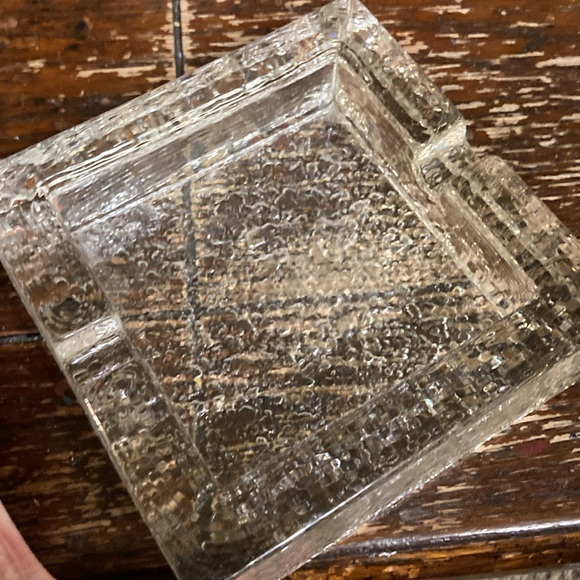 Vintage heavy beveled glass ashtray - Picture 4 of 6